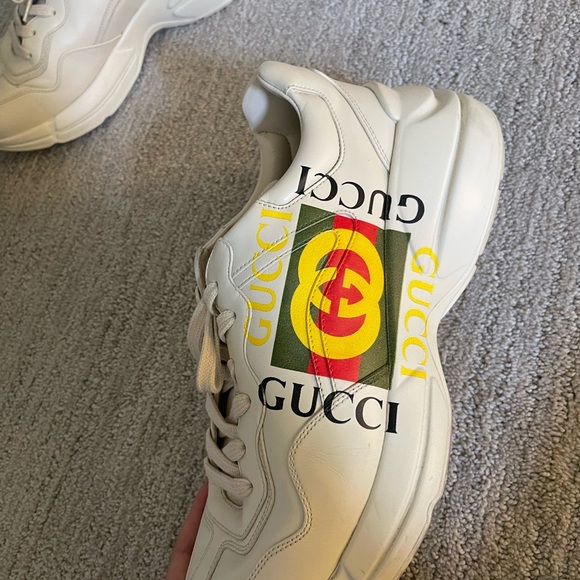Gucci Men Sneaker 10.5 / Authentic/ Leather / used 3 times